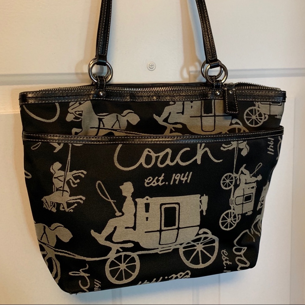 Coach Carriage Embroidered Purse